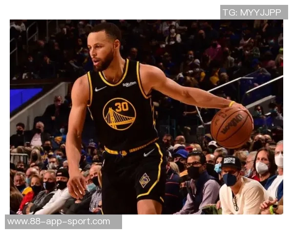 克尼佩尔第四节发力稍晚13投5中贡献14分4篮板3助攻三分球命中率不佳 克尼佩尔第四节发力稍晚13投5中贡献14分4篮板3助攻三分球命中率不佳