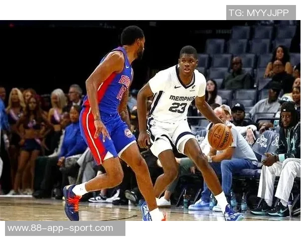 美媒批评克罗宁未引进三分射手选杨瀚森而非科沃德显慵懒无能 美媒批评克罗宁未引进三分射手选杨瀚森而非科沃德显慵懒无能